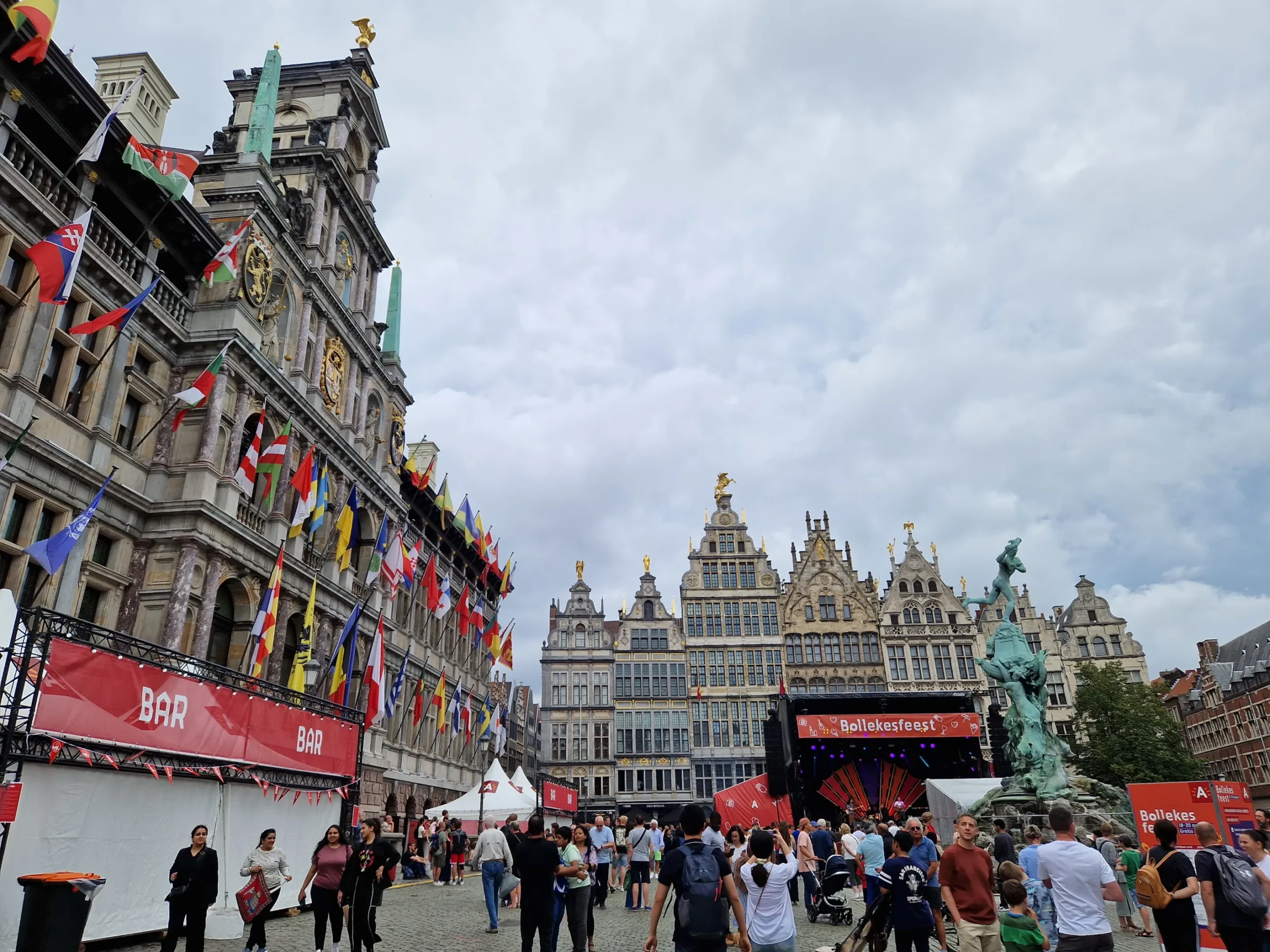 Antwerp Grote Markt Checkinaway