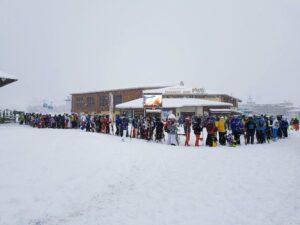 Queue at the gondola