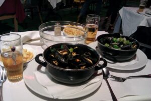 Food - mussels with fries