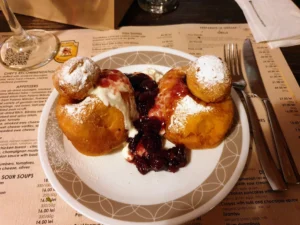 Brasov food papanasi