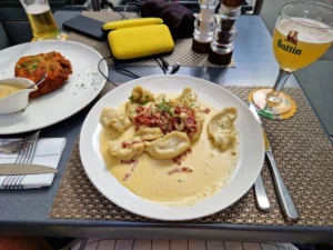 Um Dierfgen food
