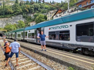 Lake Como train transport