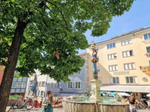Niederdorfstrasse - fountain