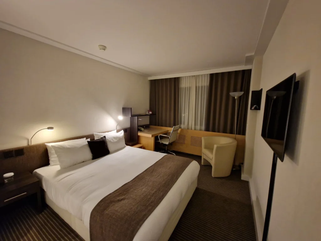 Crowne Plaza Zurich Room