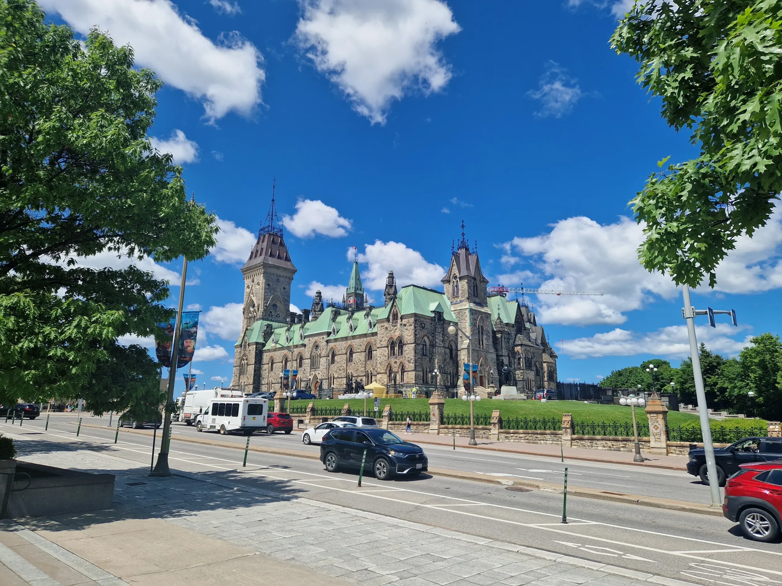 Ottawa Parliament Hill | CheckinAway