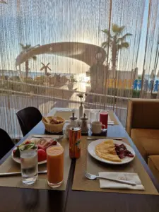 Sentido Marea food breakfast table view