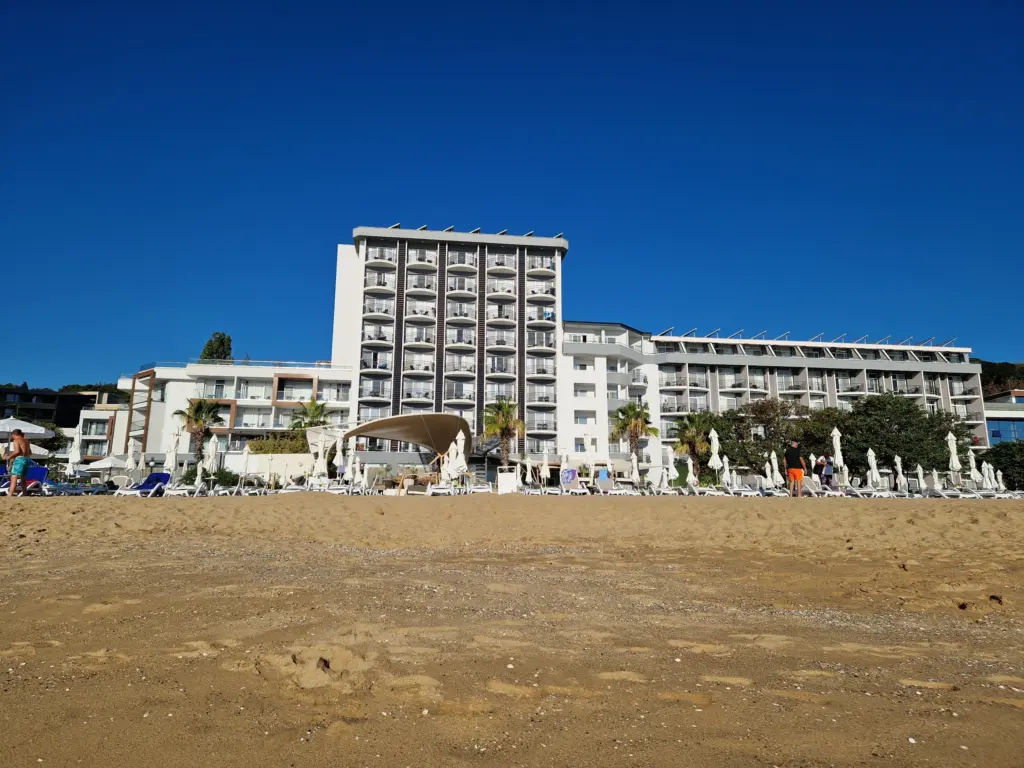 Sentido Marea views from the beach