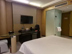 Ramada Xi'An bedroom TV