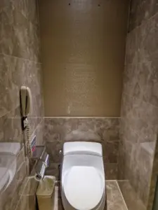 Ramada Xi'An toilet