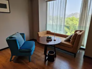 Jolie Vue hotel Guilin bedroom livingroom view