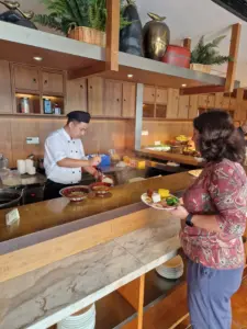 Jolie Vue hotel Guilin breakfast noodles