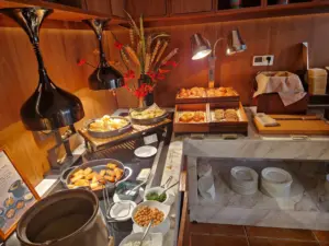 Jolie Vue hotel Guilin breakfast pastries