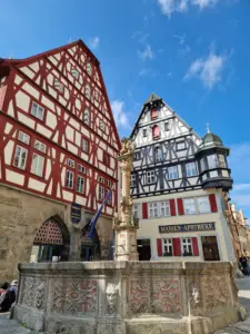 Rothenburg Fleisch- und Tanzhaus & St George Fountain
