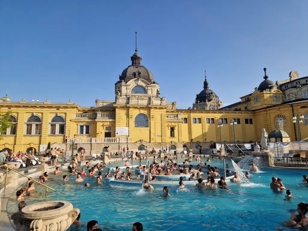 Széchenyi Thermal Bath spinning pool