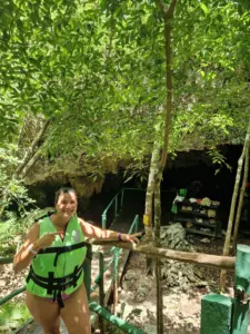 Cenote El Sueño entrance view
