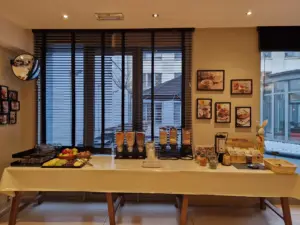 Mercure Hotel Brussels Centre Midi breakfast cereals and fruits