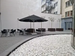 Mercure Hotel Brussels Centre Midi patio