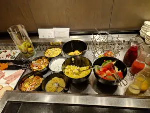 Pullman Brussels Midi breakfast fruits
