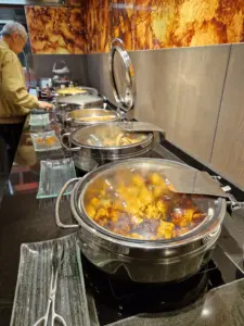 Pullman Brussels Midi breakfast hot food