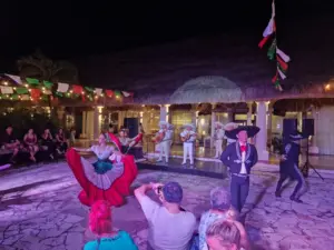 Grand Palladium activities Mexican night