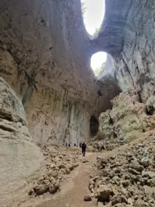Prohodna cave views