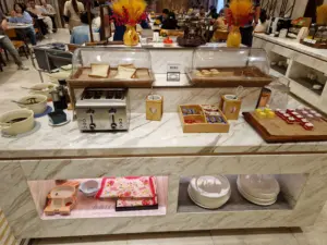 Yitel Premium Shanghai breakfast bread and desserts