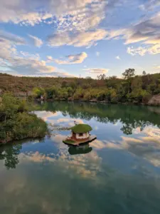 Zlaten Park Lukovit floating house