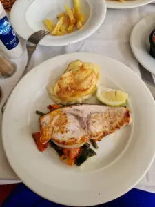 Casablanca restaurant Taverne du Dauphin tuna