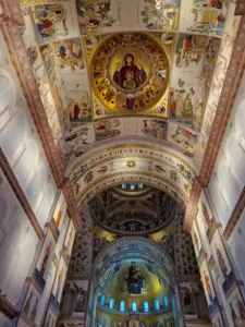 Bucharest cathedral inside