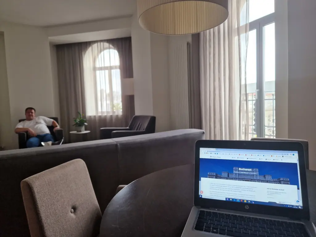 Travel blogging on the go
